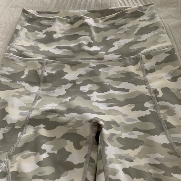 Aerie white camo leggings. - Picture 3 of 3